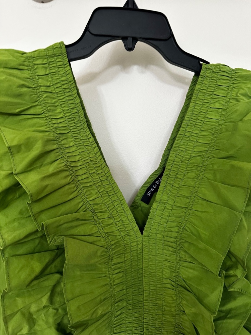 Strut & Bolt Ruffled V Neck Top - Picture 5 of 10